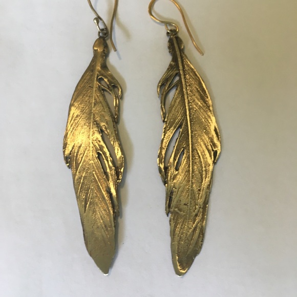 SALE!💥 ALKEMIE  - Large Costa Rican  Feather Earrings - Picture 3 of 4